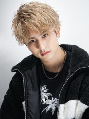 メンズヘア整形スパイラルパーマ波巻きツイストメンズパーマ髪型 メンズヘア整形スパイラルパーマ波巻きツイストメンズパーマ髪型
