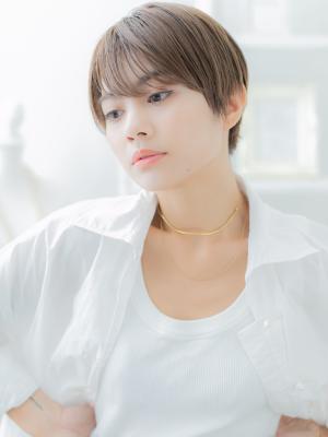 アシンメトリーナチュラルマッシュショート　ボーイッシュ女子