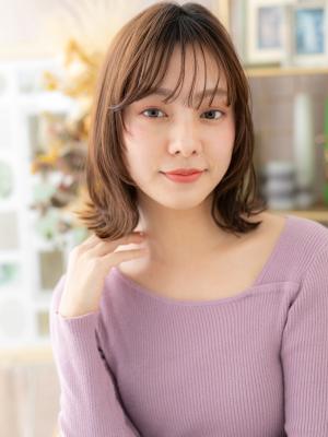 大人かわいいこっくりカラー小顔外ハネミディ　ダークアッシュ