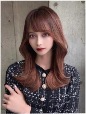 韓国風レイヤーヘアエギョモリシースルーバングくびれヘア巻きのイメージ画像