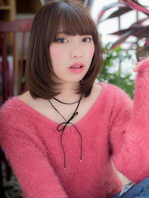 黒髪グレーベージュ大人かわいい前下がりボブ　前髪カット