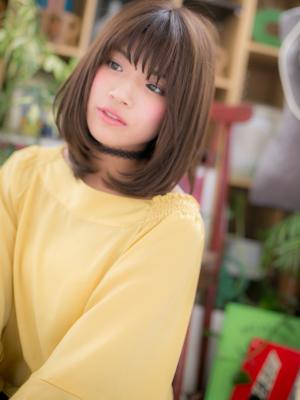 バレイヤージュ前下がりぱっつんボブ　寒色系カラー