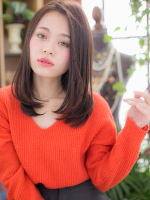 インナーカラー小顔アシンメトリーストレート　スローカラー
