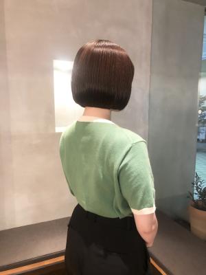 ぱつっとボブ