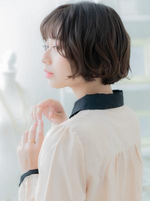 くすみカラーくせ毛風前下がりマッシュボブ　スローカラー
