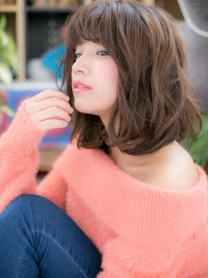 大人可愛いバレイヤージュゆるふわボブ　こなれヘア