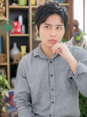 ソフトなワイルドアップパングウェットヘア　癖毛カット
