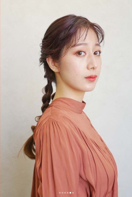 三軒茶屋_レディース_ピンクブラウン_コテ巻き_ヘアアレンジ 三軒茶屋_レディース_ピンクブラウン_コテ巻き_ヘアアレンジ