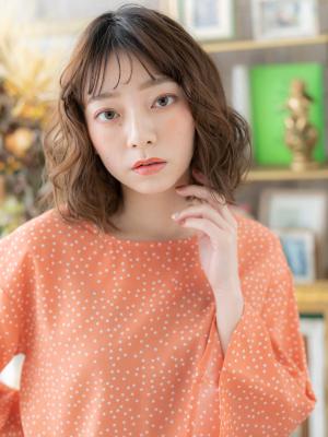 バレイヤージュゆるふわ巻き前下がりボブディ　ソバージュ