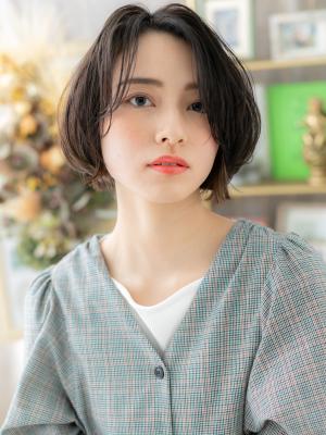 黒髪かきあげバング小顔くびれショートボブ マニッシュショート 黒髪かきあげバング小顔くびれショートボブ マニッシュショート