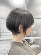 ショートボブ