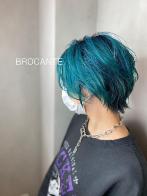 韓国 エメラルドグリーン ショートボブ wカラー 派手髪