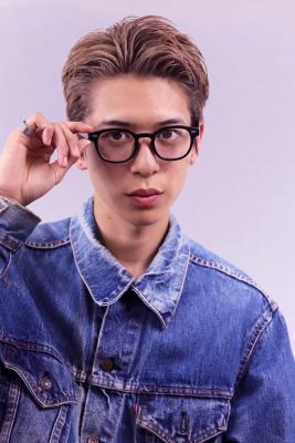 ビジネスショート　刈り上げないショート　アップバング