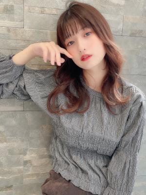 シースルーバングで抜け感！大人のゆるふわロング