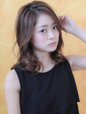 大人可愛い斜めバングバレイヤージュ