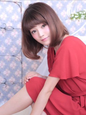 ラフな抜け感可愛い♪小顔ミディボブ