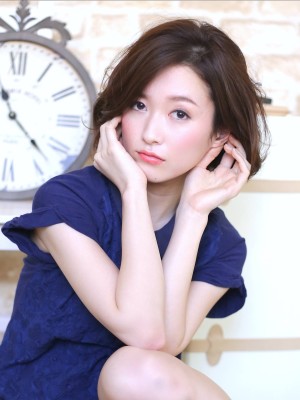 大人っぽさ際立つふんわりショート
