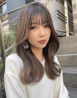 韓国風レイヤーヘアエギョモリシースルー前髪くびれヘア巻きのイメージ画像