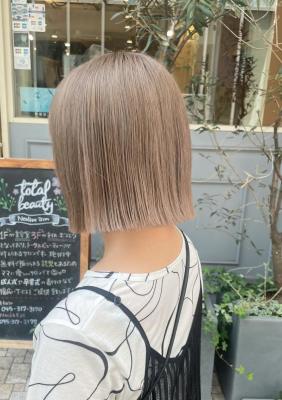 切りっぱなしボブ×ミルクティーベージュ【横浜】