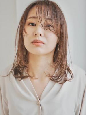 内巻きレイヤー×ミディアム　大人ガーリー