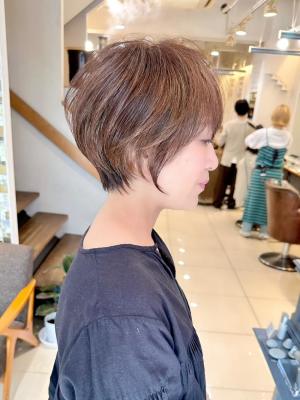 大人可愛い束感 耳掛けひし形小顔丸みショートボブ【近藤】横浜 大人可愛い束感 耳掛けひし形小顔丸みショートボブ【近藤】横浜