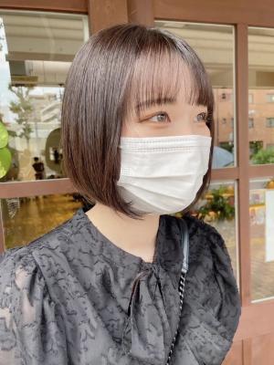 ショートボブ　シースルーバング　丸みショート　黒髪