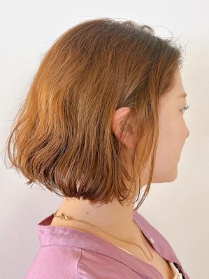 外ハネボブ　レイヤーカット　デザインカラー　シルキーベージュ