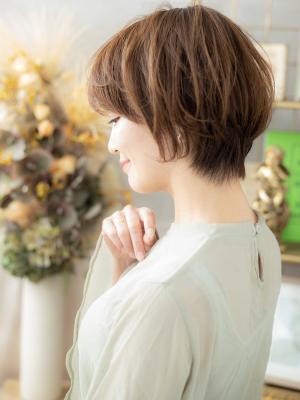アシンメトリーナチュラルマッシュショート　ことりベージュ