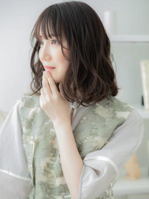 ゆるふわ大人ガーリー小顔レイヤーミディアム アッシュオリーブ ゆるふわ大人ガーリー小顔レイヤーミディアム アッシュオリーブ