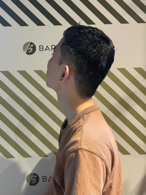 大人の刈り上げスタイル【BARBER-BAR】