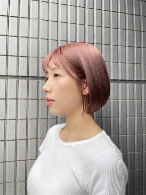 ピンクベージュ × ボブ