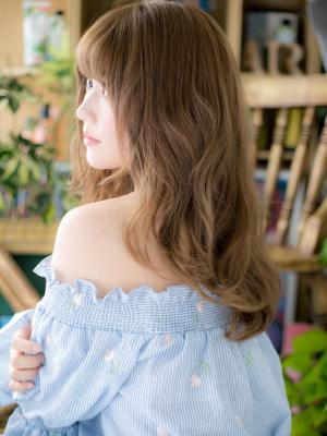 外国人風大人ハイライトフレンチカジュアル　シルキーベージュ