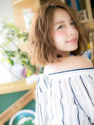 外国人風ハイライト抜け感アンニュイミニボブ　ボブパーマ