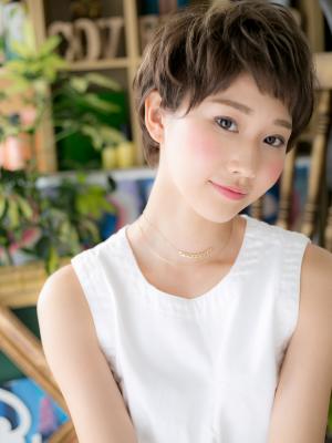 大人かわいいくせ毛風ハイライト束感ショート ニュアンスカラー 大人かわいいくせ毛風ハイライト束感ショート ニュアンスカラー