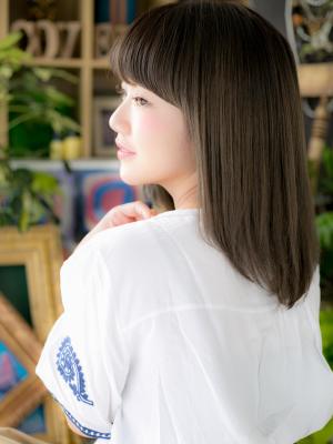 黒髪も◎大人かわいいナチュラルストレート グレージュアッシュ 黒髪も◎大人かわいいナチュラルストレート グレージュアッシュ