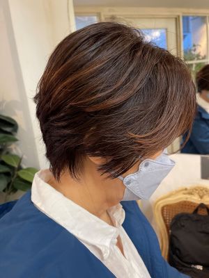 きれいなシルエットのミセスショートパーマヘアボリューム