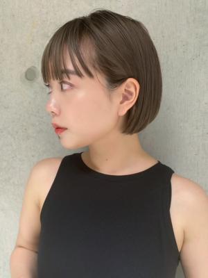 ミニボブ 切りっぱなしボブ ワイドバング シルキーベージュ ミニボブ 切りっぱなしボブ ワイドバング シルキーベージュのイメージ画像