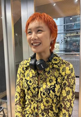 斜めバンググレージュカラーデザインカラー　シルキーベージュ　