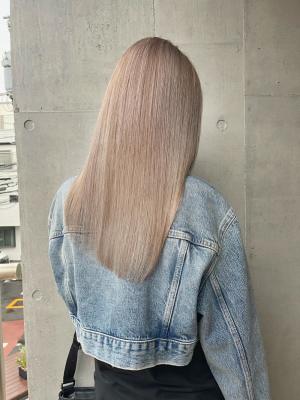 斜めバンググレージュカラーデザインカラー　シルキーベージュ　