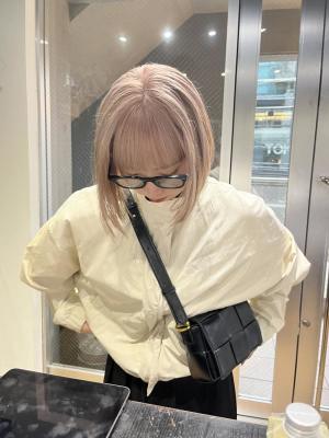 斜めバンググレージュカラー デザインカラー シルキーベージュ