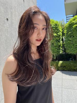 斜めバング　グレージュカラーシルキーベージュ　マッシュパーマ