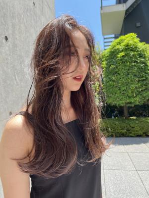 斜めバング　グレージュカラーシルキーベージュ　マッシュパーマ