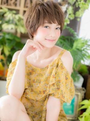 大人ハイライトカラー前下がり束感ショート ミルクティアッシュ 大人ハイライトカラー前下がり束感ショート ミルクティアッシュ