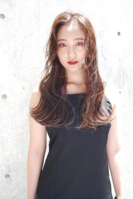 斜めバング　グレージュカラーシルキーベージュ　マッシュパーマ