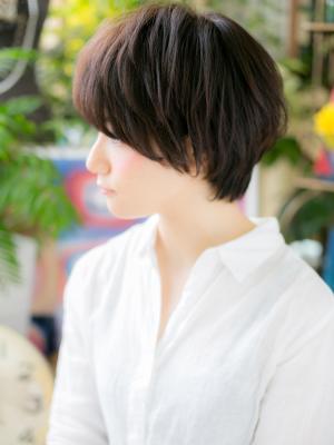 黒髪アッシュブラック前下がり束感ショート グレージュアッシュ 黒髪アッシュブラック前下がり束感ショート グレージュアッシュ