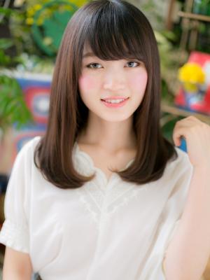 大人かわいい黒髪ナチュラルストレート　アッシュブラック