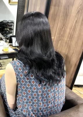 斜めバンググレージュカラーシルキーベージュ　マッシュパーマ