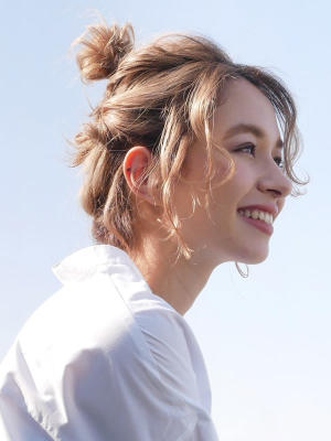 三軒茶屋_レディース_セミロング_ブリーチ_アレンジ_お団子 三軒茶屋_レディース_セミロング_ブリーチ_アレンジ_お団子