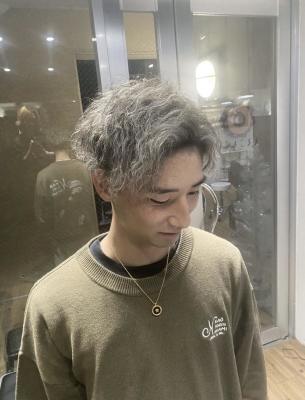 束感ショート　波巻き　ハイライト マッシュパーマ