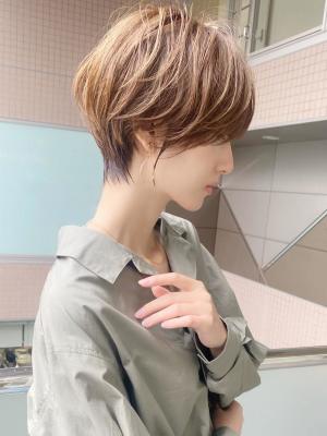 大人可愛い前髪ありのひし形マッシュショートパーマ20代30代 大人可愛い前髪ありのひし形マッシュショートパーマ20代30代のイメージ画像